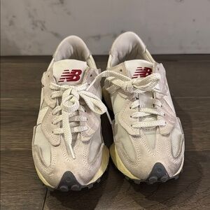 New Balance Women's Sneakers - Cream and Red